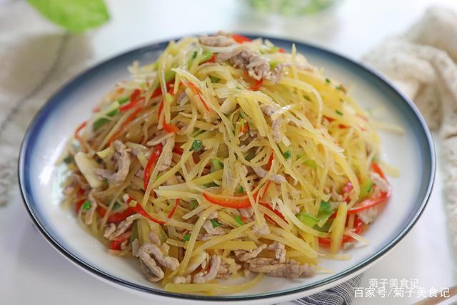 土豆丝炒肉注意这三点,口感脆爽,开胃下饭,上桌一会就