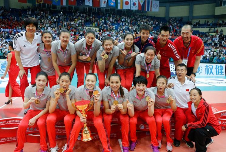 9月28日,央视报道中国女排内部对抗训练,一组阵容为:朱婷,李盈莹