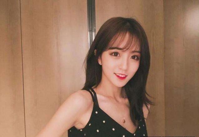 抖音一姐莉哥5000万签约虎牙?网友:一个粉丝一块钱,血