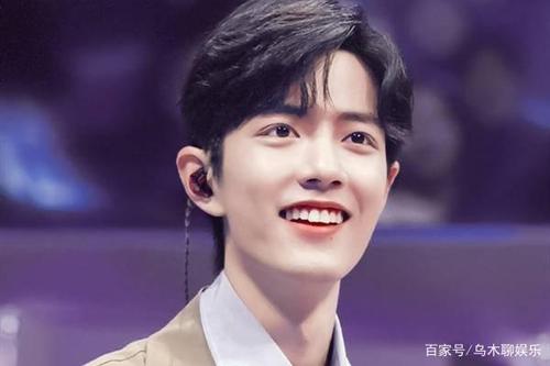 肖战要复出了?新杂志拍摄现场曝光,笑容满面不受网络