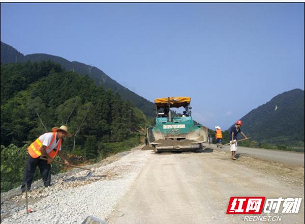 江华县s355二级公路建设掀起高潮 确保10月1日全线通车