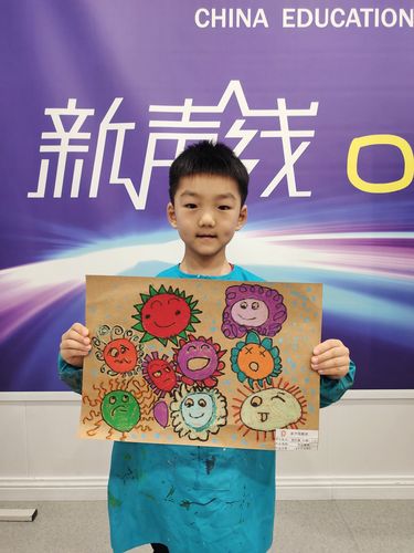 新声线美术寒假班今日课程:油画棒画——《十个太阳》