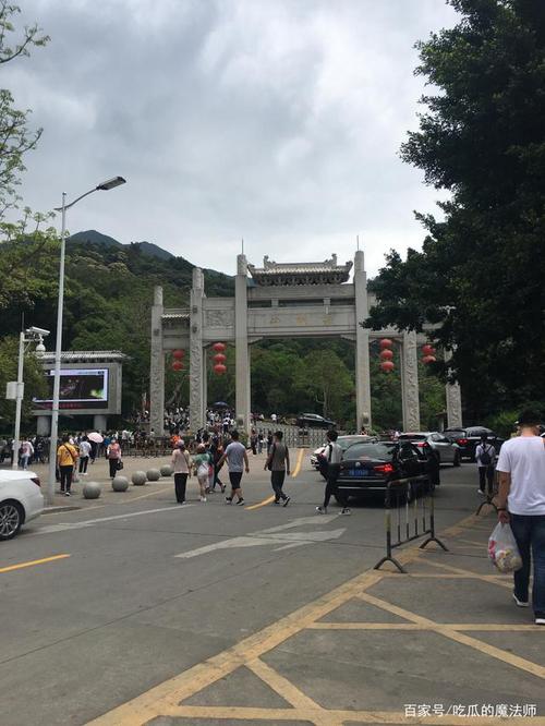  梧桐山北大门 >  大家刚开始去的出发点基本在这里哦.