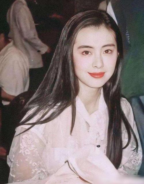 王祖贤年轻时太漂亮了吧,难怪刘德华为之倾倒!