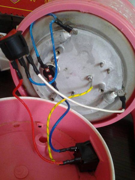 电热锅的带灯三脚开关坏了,想去掉开关,插电直接加热