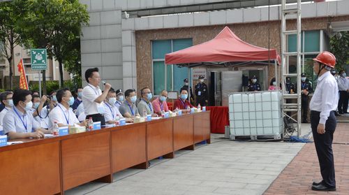 区委常委,常务副区长毛松柏下达口令