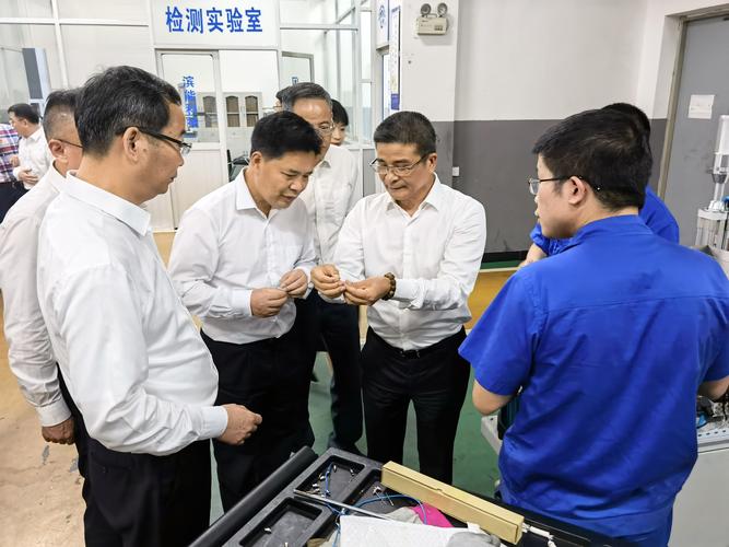 温州理工学院周文龙校长一行莅临恒丰泰参观调研