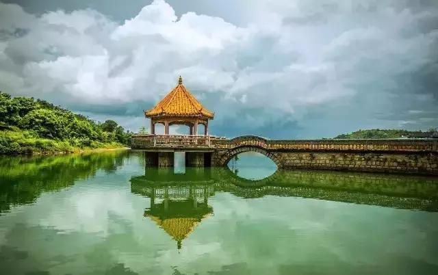 座落在 普宁市梅塘镇社山村,既是远近闻名的旅游景点,也是当地人心目