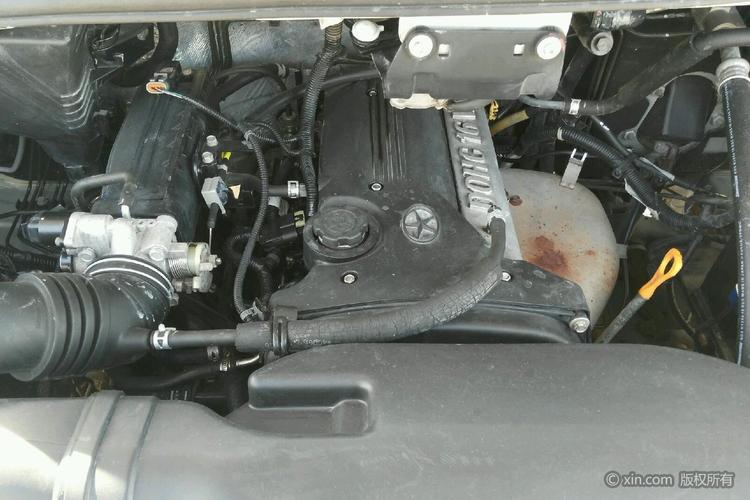 江淮瑞风m2发动机特写