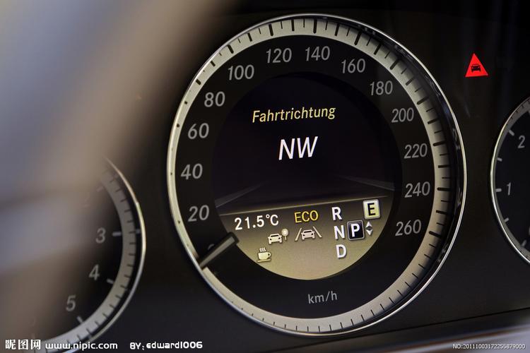 奔驰脉速表图片