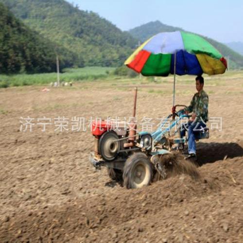 荣凯旋耕手扶微耕机批发水田耕地手扶拖拉机18匹电启动柴油拖拉机