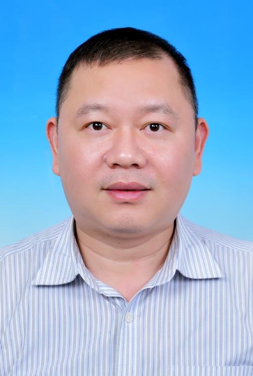 现任市委政法委基层治理指导室主任,拟任乡镇党委委员.