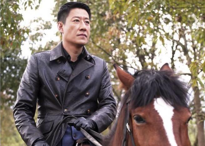 43岁于震:前妻和现任近照,差距一目了然,感谢前任之恩