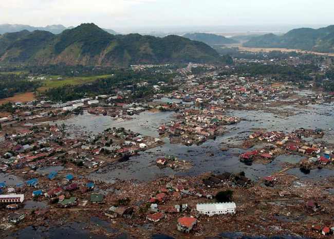 9. 2004年印度洋海啸(230000-280000人死亡)