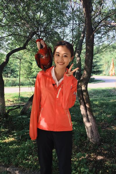 《远方的家》主持人秦明珠