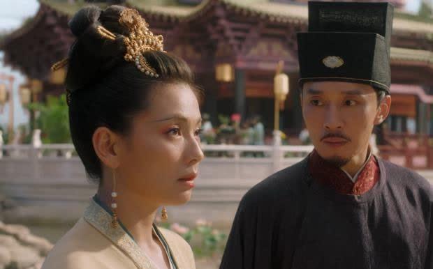 刘娥守孝期间,被郭皇后的父亲派去的死士进行刺杀,也是苏义简及时赶到