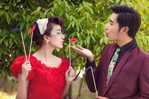 男女婚纱照