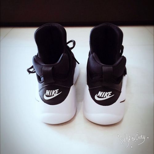 nike kwazi 跑鞋 球鞋