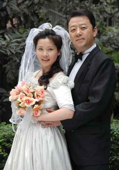 原创何赛飞年轻时美爆了老公是初恋结婚30年无绯闻