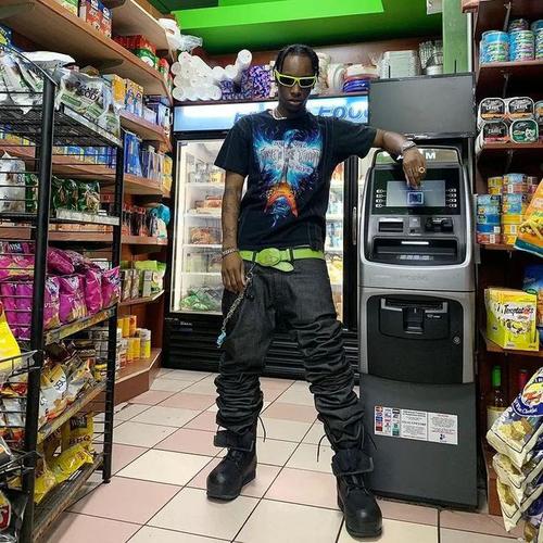 入驻> 倘若要上脚厚重的靴子,osiris 往往会采用更为夸张的 sagging