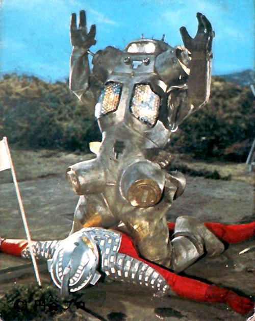 队西へ 后编》(《奥特警备队向西部进军后篇》) 策略宇宙人 培丹星人