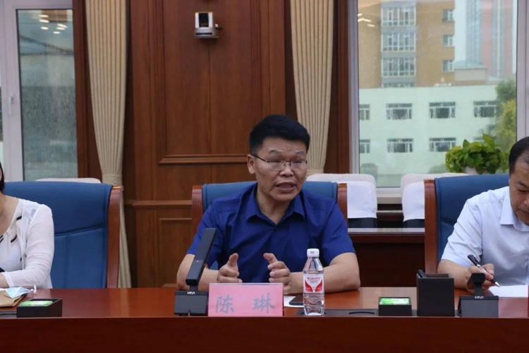 8月21日,县委书记关海涛,县委副书记,代县长吴迪会见了前来兰西县