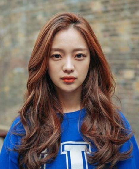 韩式中长卷发发型,潮范女生卷发最时尚,有你喜欢的吗?