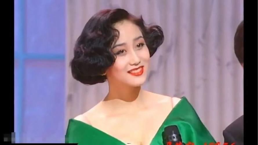 年轻时的利智有多美?看完这些照片,才知何谓风情万种