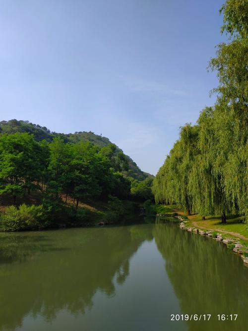 绿色山庄