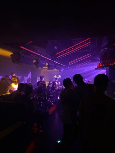 成都酒吧 一家氛围感超强的club_酒吧_音乐_歌曲_free