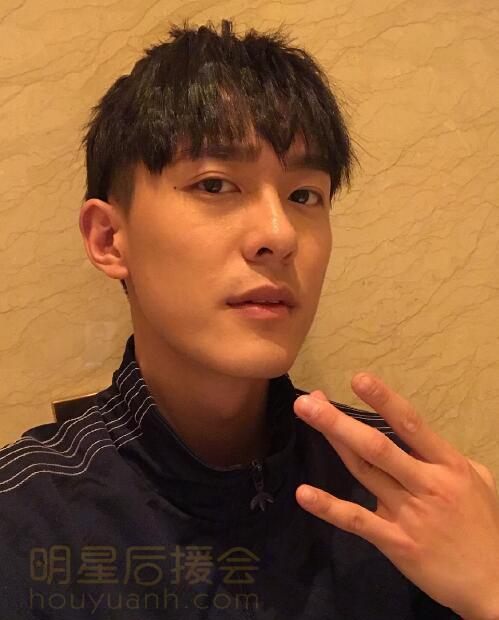 孙晨竣自拍照 孙晨竣图片大全