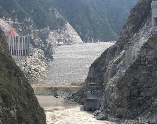 长河坝导流洞下闸,库水即将缓慢抬升