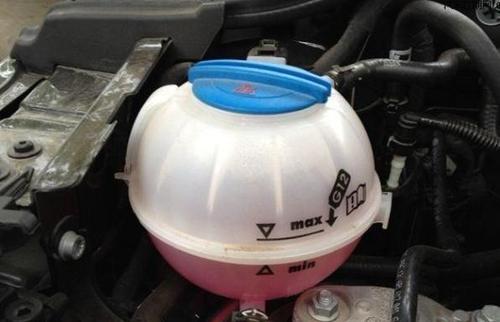 汽车防冻液多久更换一次?修车师傅给了答案,建议车主们仔细看看