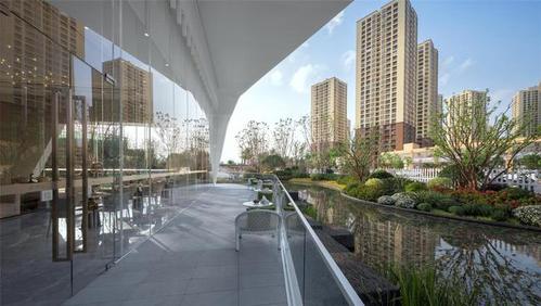 因溪而生与溪共长玉溪邦泰天誉