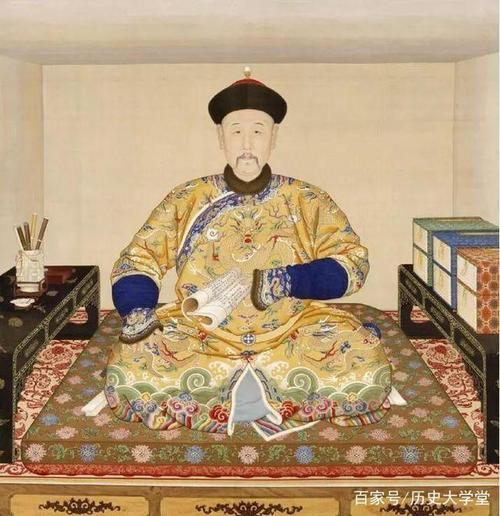 乾隆皇帝继位后,是如何扫清爱新觉罗家族的"反动派"们
