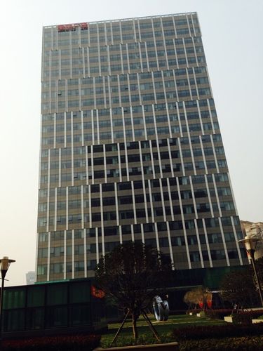 大连路地标,,宝地广场,,仅此一套小面积,,稀缺带装修急租.