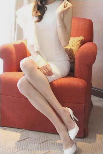 二郎腿虽然坏处多但有些人却翘不了因为你有臀肌挛缩