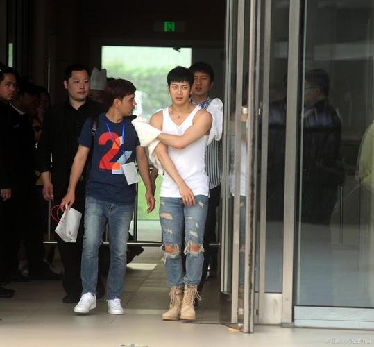 王嘉尔有多在意自己的身高