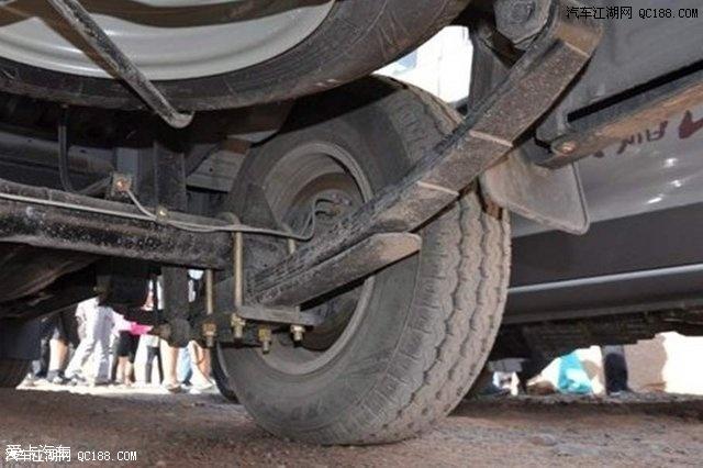 纵置钢板弹簧悬架