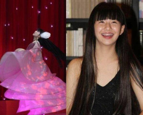 20岁小彩旗近照曝光:剪掉及腰长发后,暴露了她的微胖身材_杨丽萍_孔雀