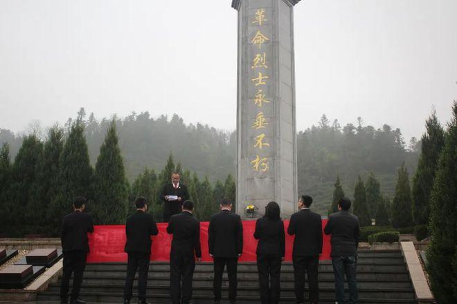 新县检察助力县42座散葬烈士墓得到更好管护|烈士陵园_网易订阅