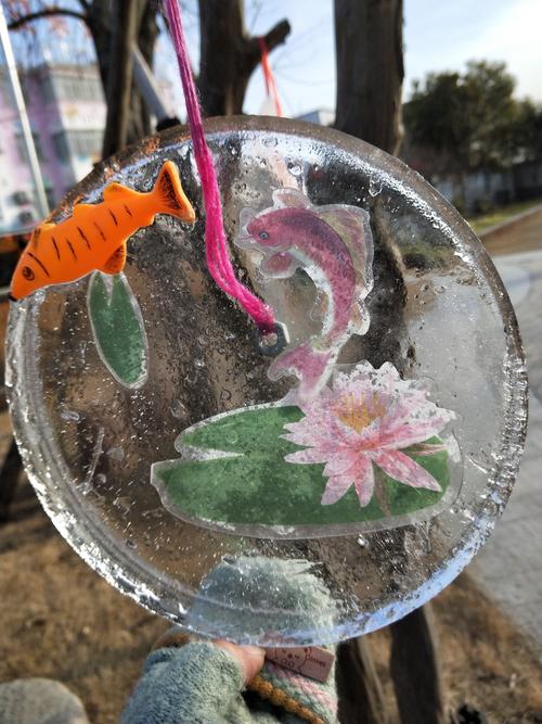 爱贝乐的美篇"冬的魅力,冰的传奇"——爱贝乐幼儿园冻冰花活动