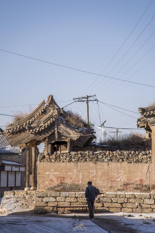 今年骑行路过河北张家口蔚县那里有许多明代古堡昔年的村落
