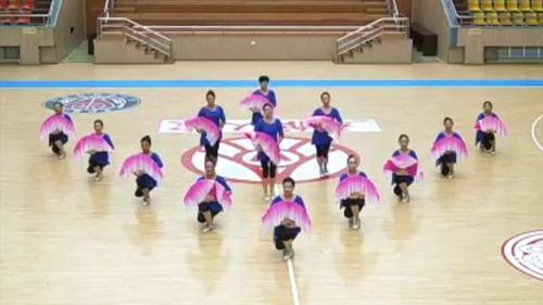 还没看过这么好看的队形版《荞麦花》,这支队伍太棒啦