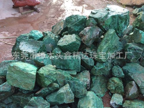 1非洲广绿石南非碧玉雕刻料批发