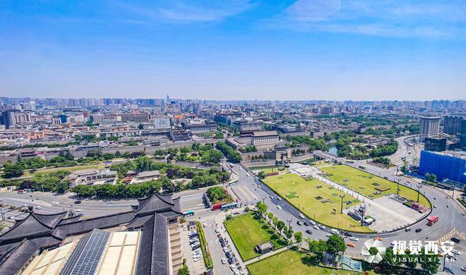 无人机视角俯瞰西安永宁门