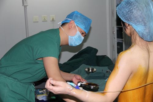 浓缩丰胸真实案例am012 项目分类:胸部整形 隆胸 自体