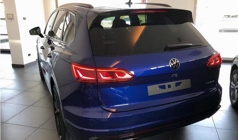 大众途锐r搭载30t插电混合动力系统综合最大功率可达340kw