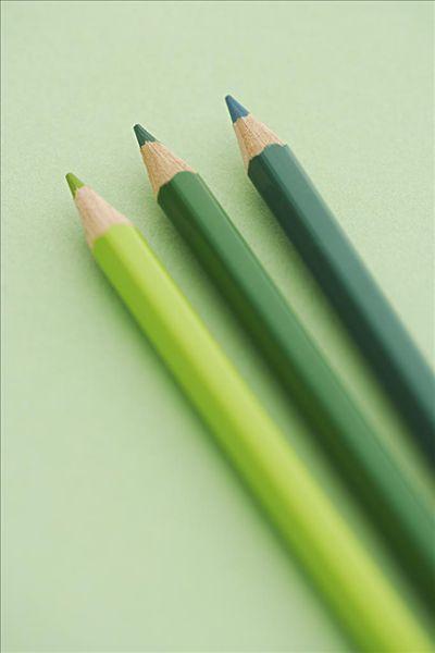 绿色彩笔水滴手抄报 绿色手抄报