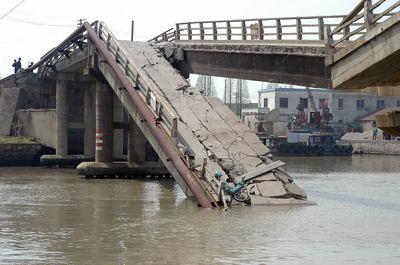 长江大桥坍塌事件坍塌的桥